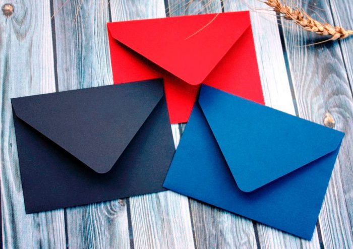 11 способов повторно использовать праздничную упаковочную бумагу с толком