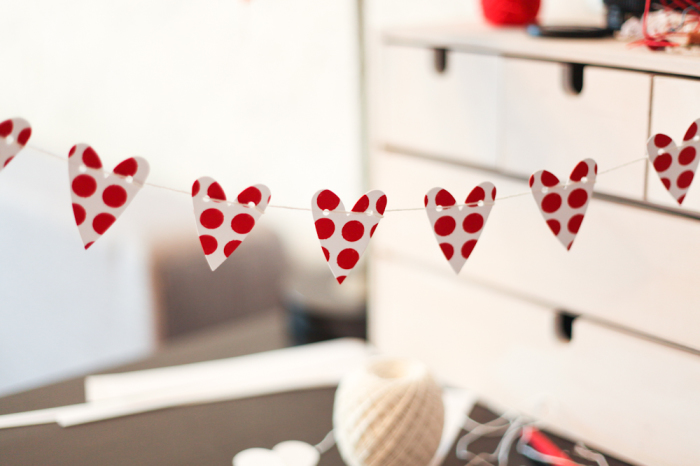 11 способов повторно использовать праздничную упаковочную бумагу с толком