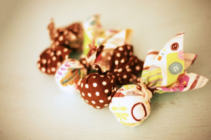 13 лучших игрушек для котов, которые можно быстро сделать своими руками