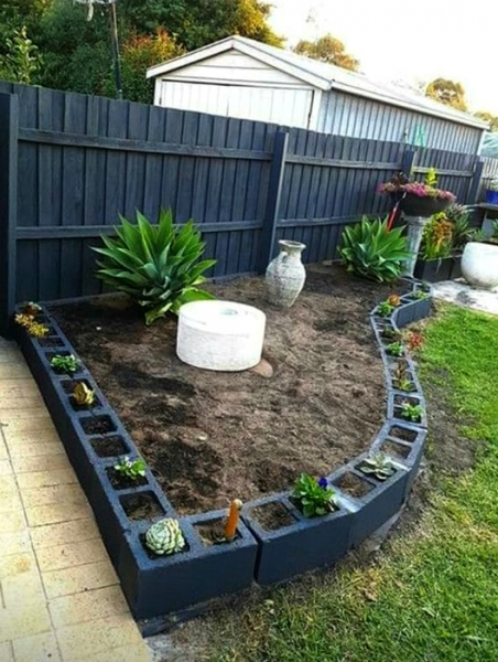 17 идей использования шлакоблоков и кирпича для обустройства сада