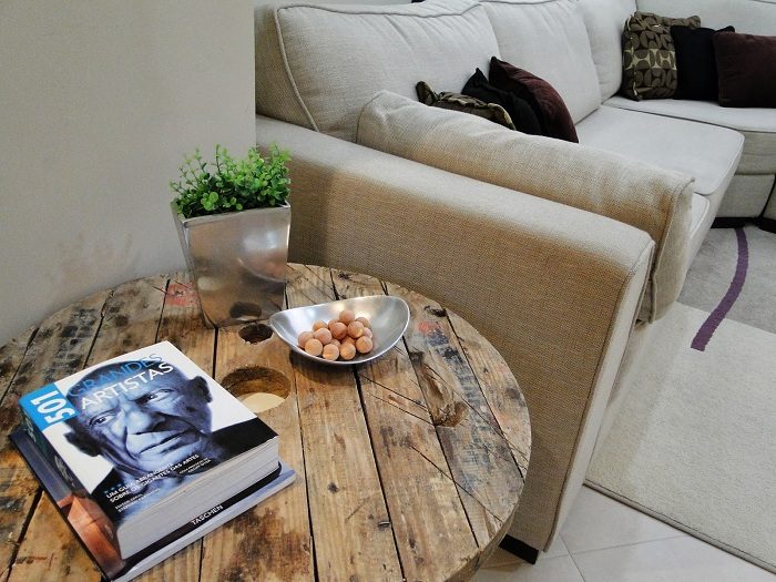 20 невероятно красивых вариантов оформления столов-катушек