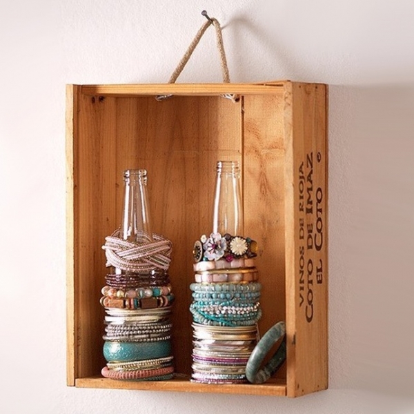 22 стильные и практичные вещи, которые несложно сделать из бутылок