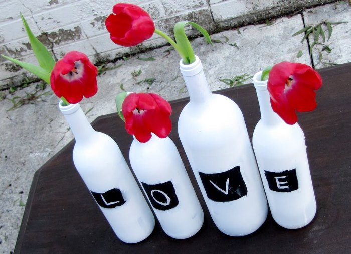 22 стильные и практичные вещи, которые несложно сделать из бутылок