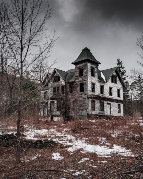 Атмосферные заброшенные места, в которых когда-то кипела жизнь