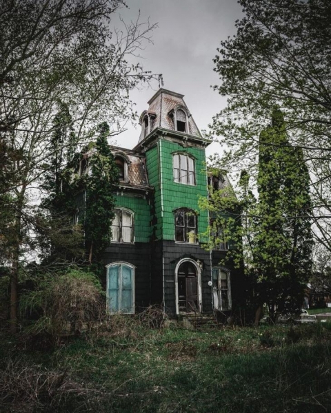 Атмосферные заброшенные места, в которых когда-то кипела жизнь