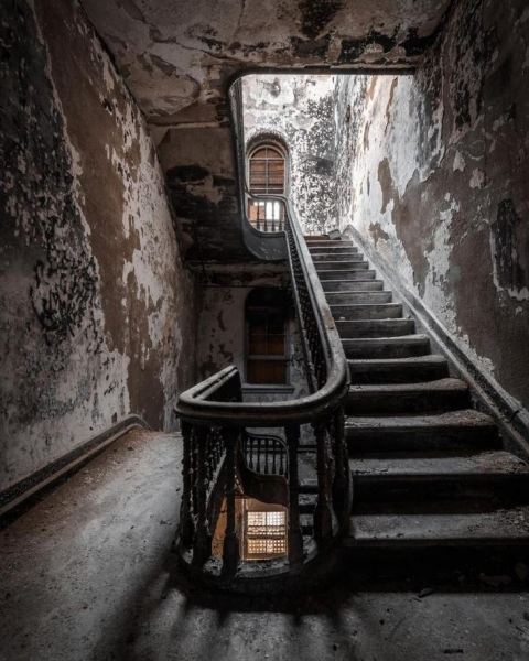 Атмосферные заброшенные места, в которых когда-то кипела жизнь