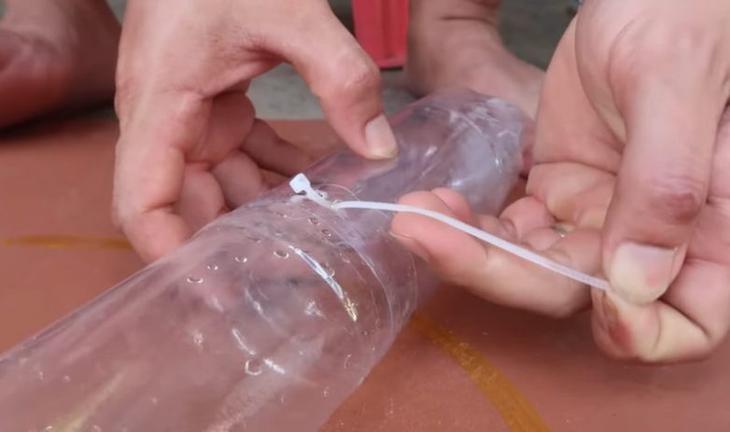 Цветочный водопад в вашем саду из простых пластиковых бутылок