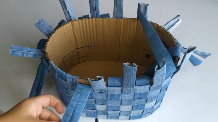 Декор из старых джинсов