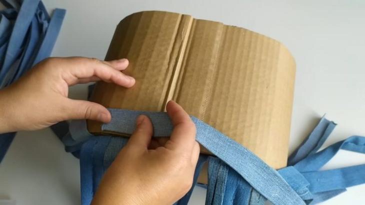 Декор из старых джинсов