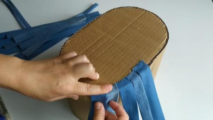 Декор из старых джинсов