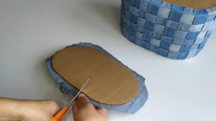 Декор из старых джинсов