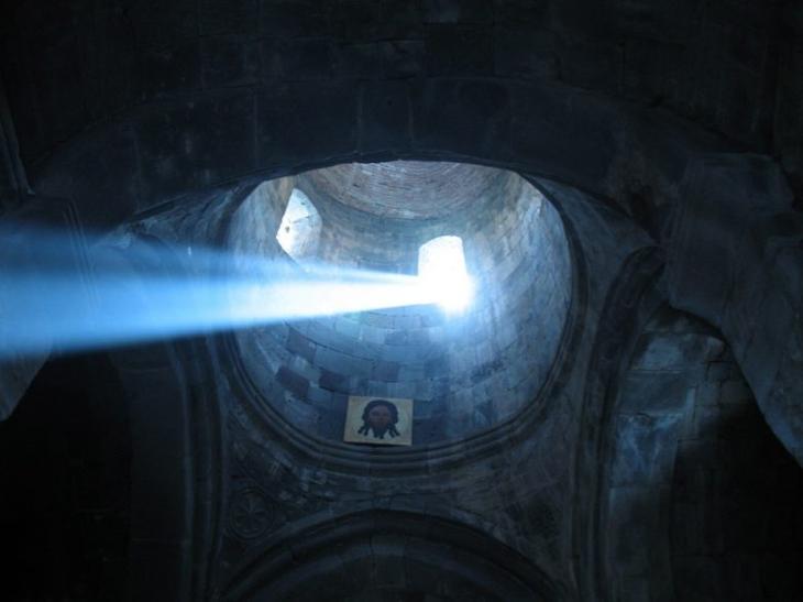 Гергетская Святая Троица — храм в горах Грузии