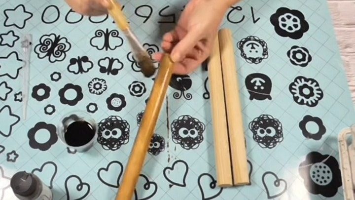 Идея, как превратить жестяные банки из-под печенья в предмет мебели