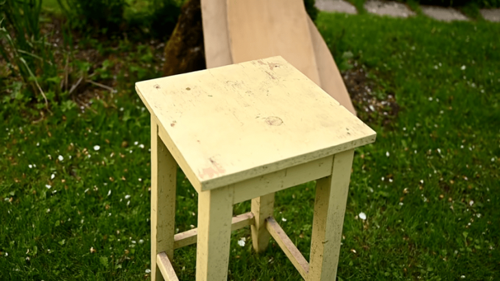 Как старая советская табуретка в руках мастерицы превращается в шикарный стол