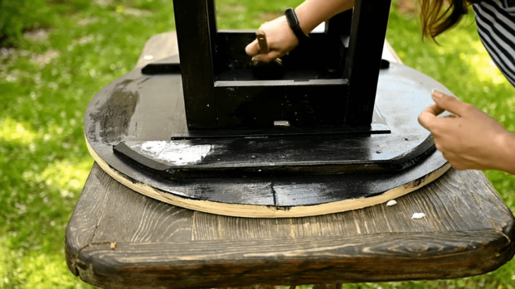 Как старая советская табуретка в руках мастерицы превращается в шикарный стол