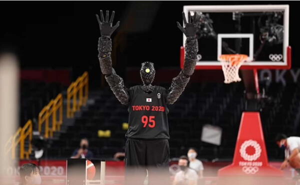 На Олимпиаде-2020 робот-баскетболист забросил штрафной в перерыве матча
