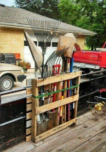 Несколько шикарных идей из деревянных поддонов на даче
