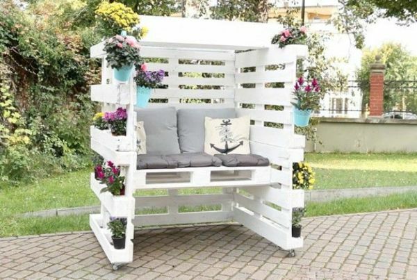 Несколько шикарных идей из деревянных поддонов на даче