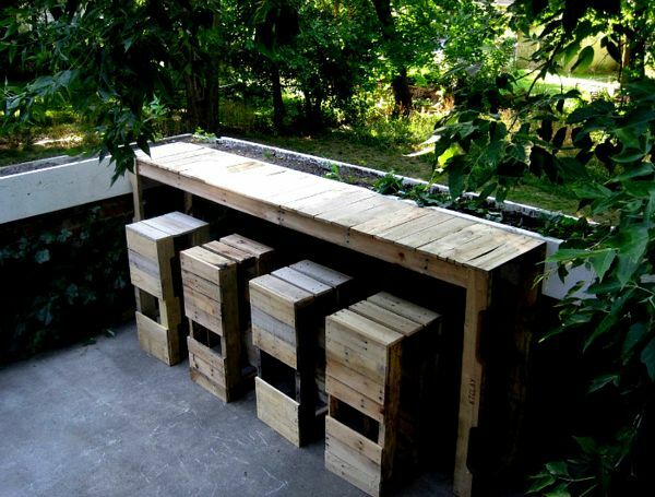 Несколько шикарных идей из деревянных поддонов на даче