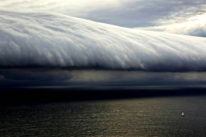 Огненная радуга и дорога гигантов: 15 редких и впечатляющих природных феноменов