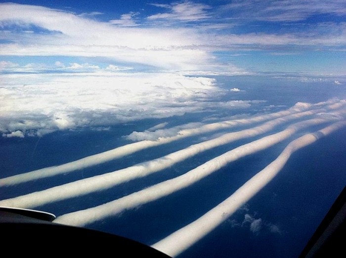 Огненная радуга и дорога гигантов: 15 редких и впечатляющих природных феноменов