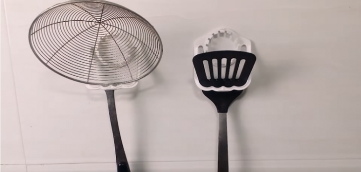 Оригинальное применение ручки от пластиковых бутылок