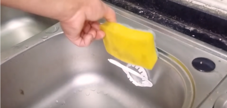 Оригинальное применение ручки от пластиковых бутылок