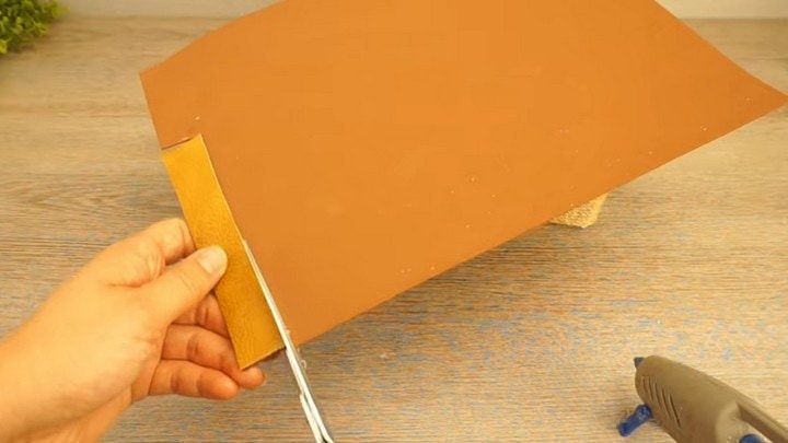 Полезная вещица из обычной картонной коробки