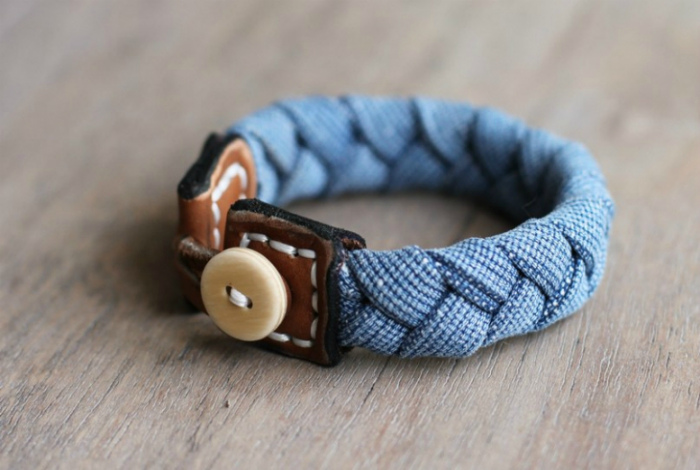 Полезные в быту вещи, которые можно сделать из старых джинсов