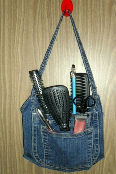 Полезные в быту вещи, которые можно сделать из старых джинсов