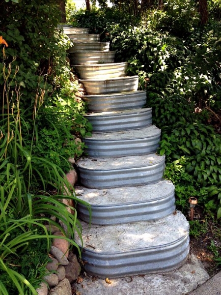 Примеры удивительных лестниц и дорожек, которые подойдет для оформления вашего участка