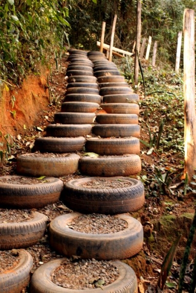 Примеры удивительных лестниц и дорожек, которые подойдет для оформления вашего участка