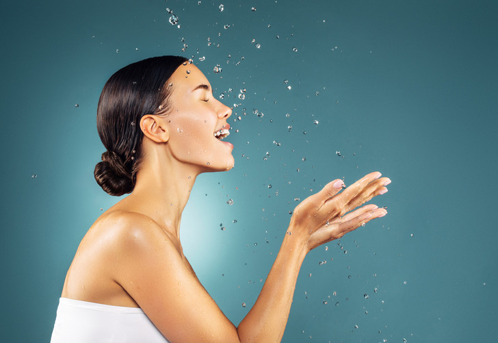 Прими теплую ванну, съешь яйцо и еще 7 лайфхаков, которые помогут заснуть в жару