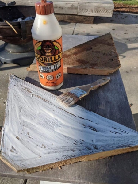 Приставной столик с большими возможностями