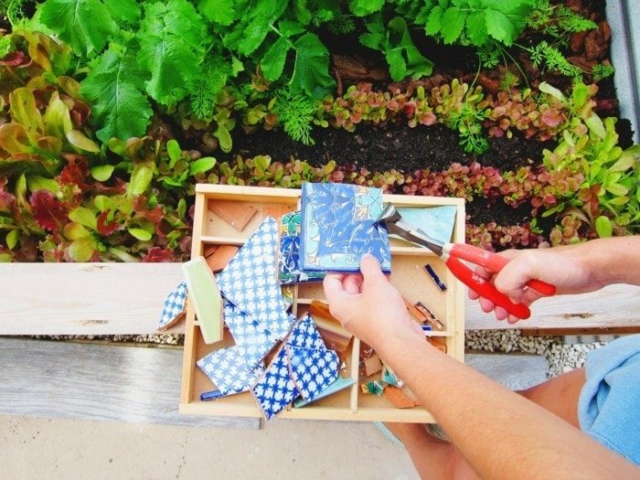 Простой и красивый декор для сада