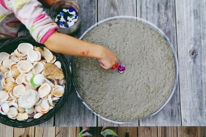 Простой и красивый декор для сада