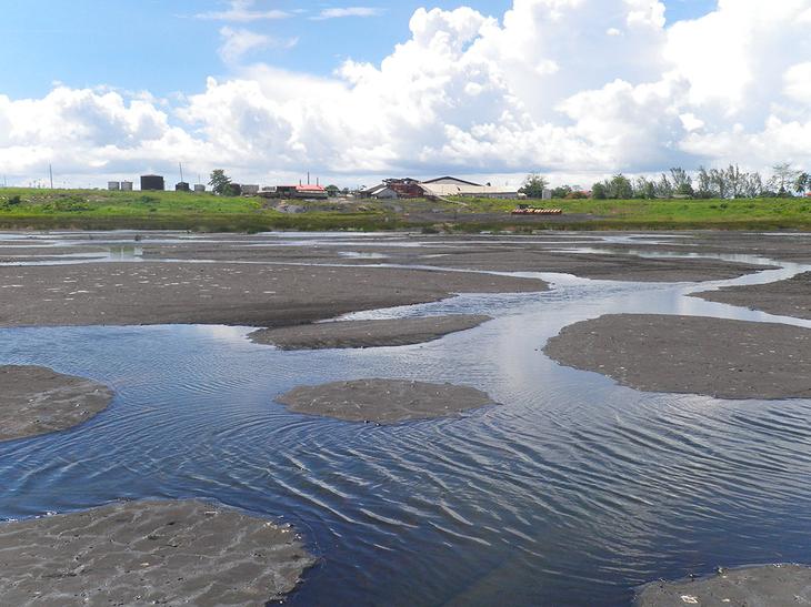Самые необычные водоемы мира: 10 странных мест, которые вызывают удивление