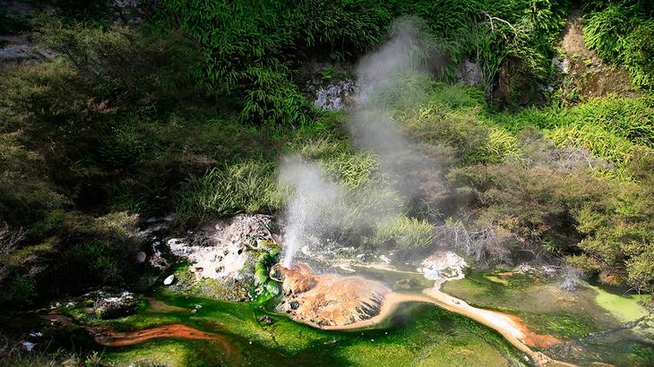Самые необычные водоемы мира: 10 странных мест, которые вызывают удивление