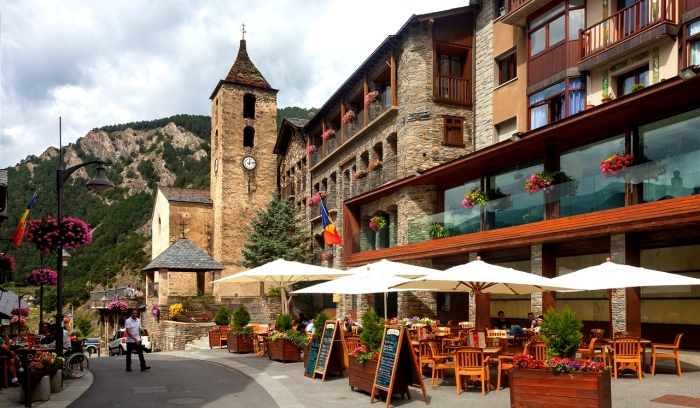 Страна, где продолжительность жизни более 80 лет, нет тюрем и действует запрет на адвокатов