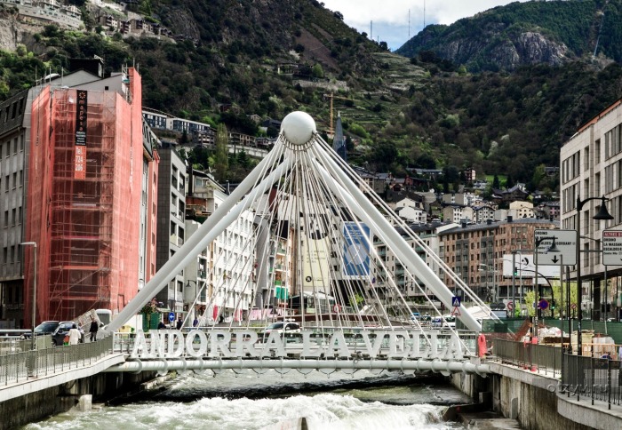 Страна, где продолжительность жизни более 80 лет, нет тюрем и действует запрет на адвокатов