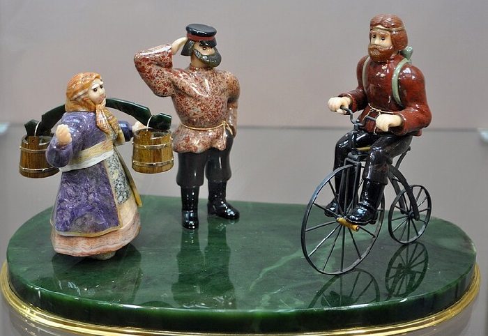 Уникальный райский сад из самоцветов