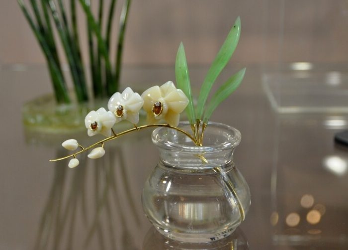 Уникальный райский сад из самоцветов