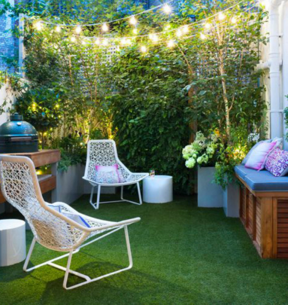 15 реальных идей, которые помогут обустроить узкий дворик на даче