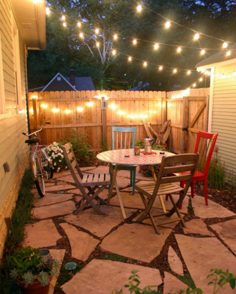 15 реальных идей, которые помогут обустроить узкий дворик на даче