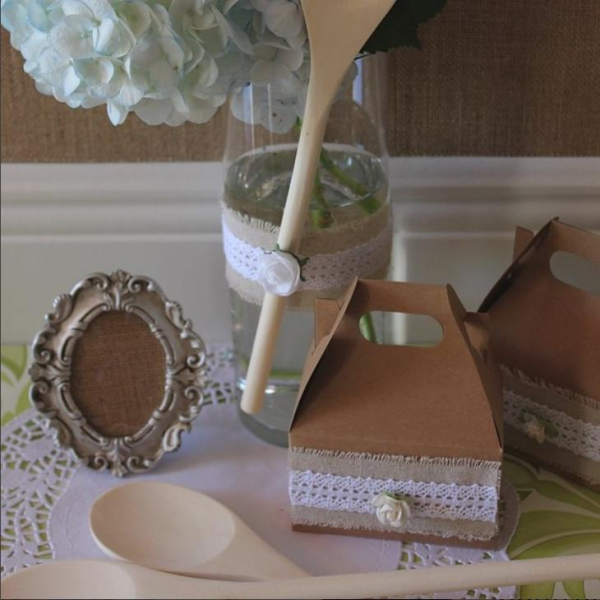 20 очаровательных идей использования кружева в интерьере