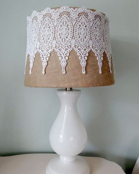 20 очаровательных идей использования кружева в интерьере