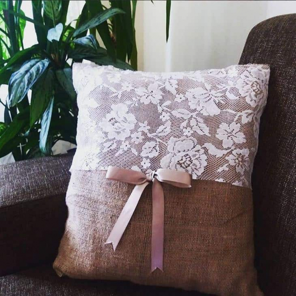 20 очаровательных идей использования кружева в интерьере