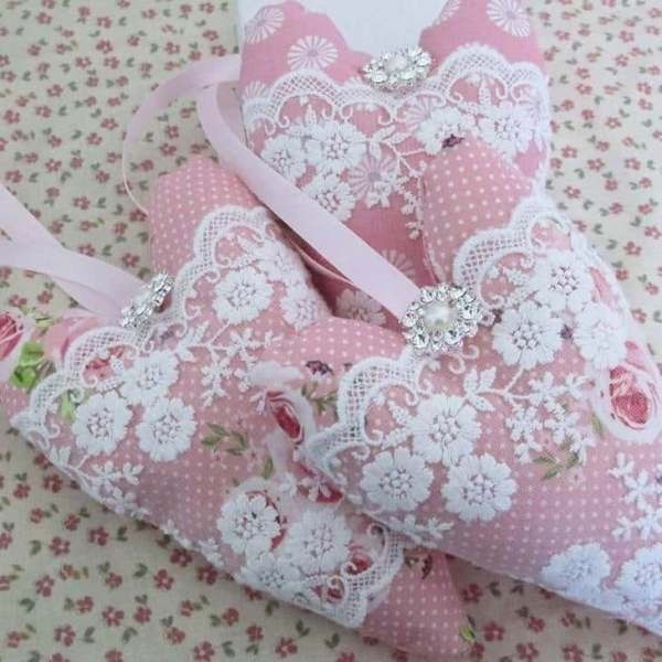 20 очаровательных идей использования кружева в интерьере