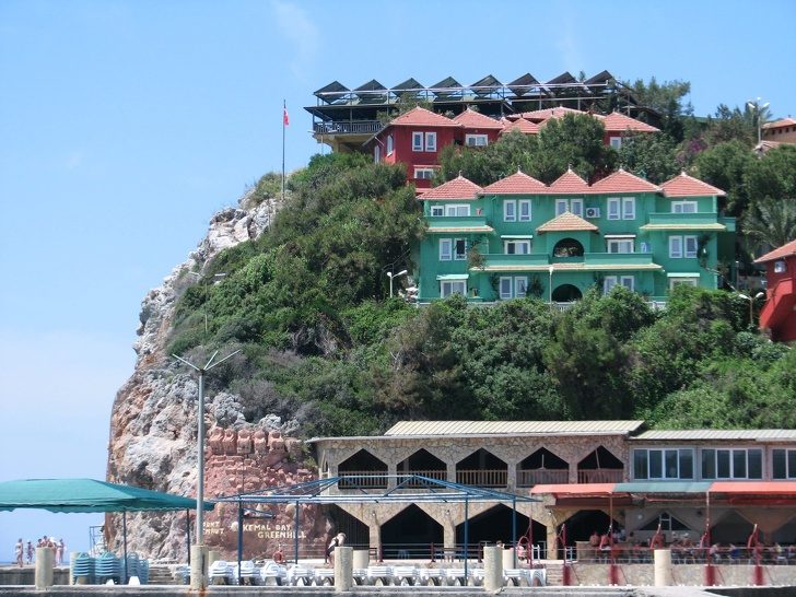 6 стран с дешёвым жильём у самого моря