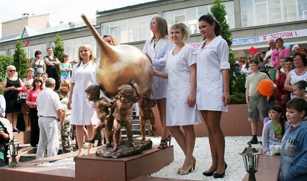 9 самых диковинных памятников планеты